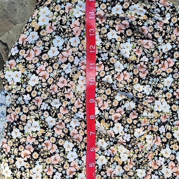 Altar'd State Women's Cropped Long Sleeve Multicolor Floral Top Size S - Picture 4 of 6